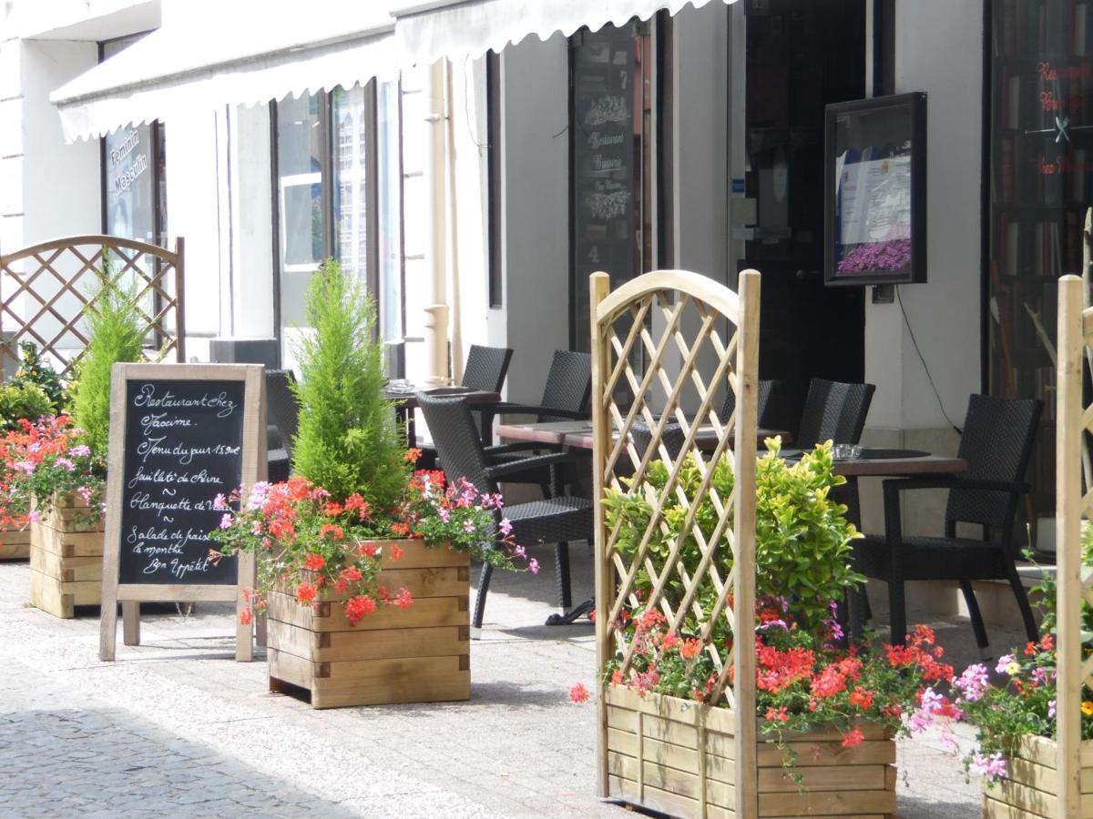 Hotel Restaurant Herard Bourbonne les Bains Bagian luar foto